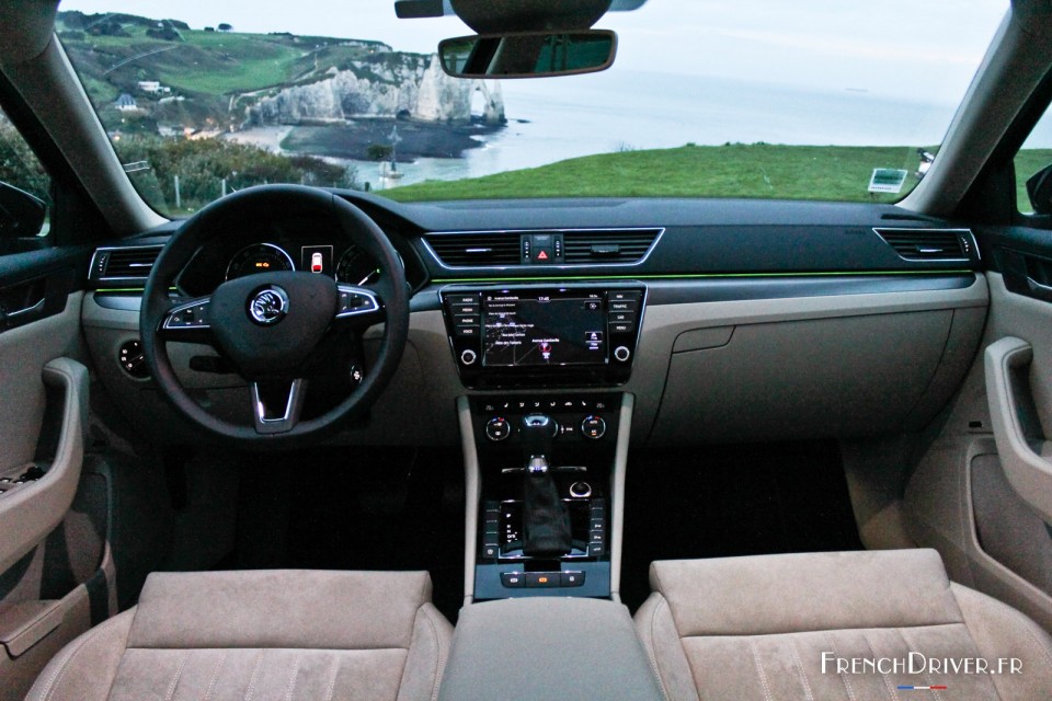 Photo intérieur Skoda Superb Combi (2015)