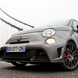 Photo 3/4 avant Abarth 695 Biposto (2015)