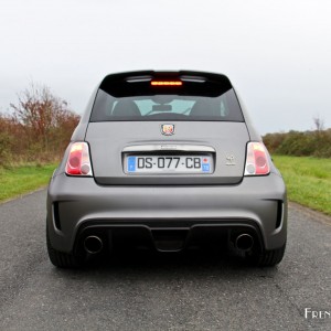 Photo face arrière Abarth 695 Biposto (2015)