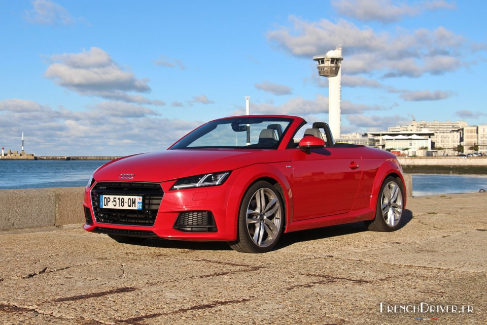 Photo 3/4 avant Audi TT Roadster (2015) - 2.0 TFSI 230