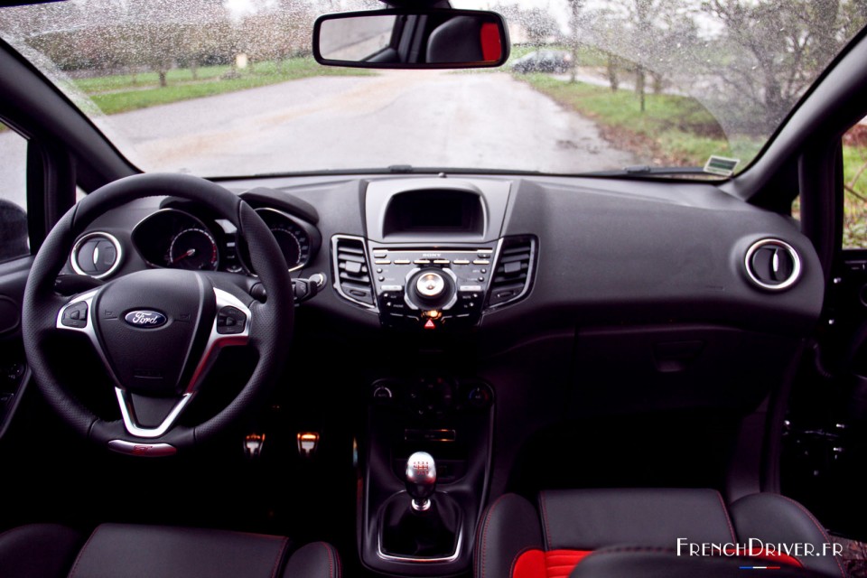 Photo intérieur Ford Fiesta ST (2015)