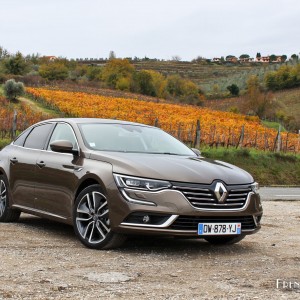 Photo 3/4 avant Renault Talisman Intens (2015)