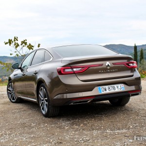 Photo 3/4 arrière Renault Talisman Intens (2015)