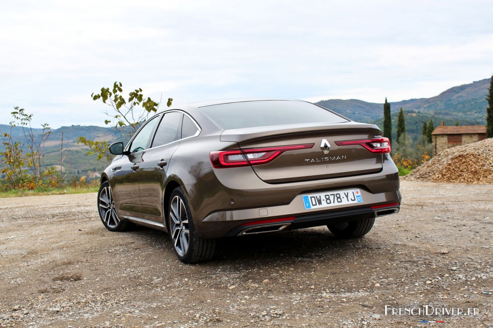 Photo 3/4 arrière Renault Talisman Intens (2015)