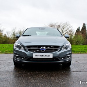 Photo face avant Volvo S60 D3 Xenium (2015) – 2.0 l diesel 150 c