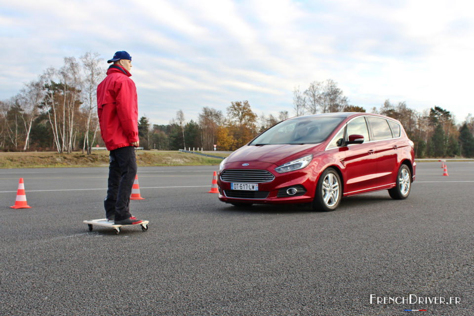 Détection des piétons - Ford TechDay (Décembre 2015)