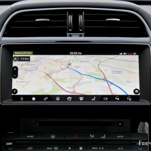Photo Navigation GPS InControl Touch Pro Jaguar F-Pace (2016)