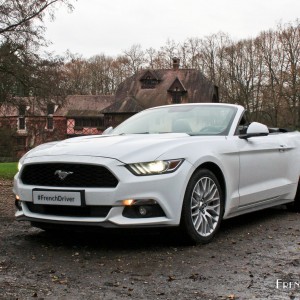 Photo 3/4 avant Ford Mustang Convertible (2015)