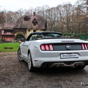Photo 3/4 arrière Ford Mustang Convertible (2015)
