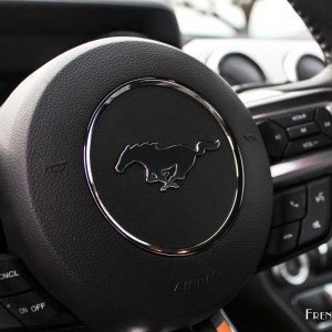 Photo détail volant Ford Mustang (2015)