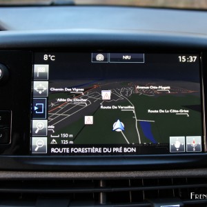 Photo navigation GPS écran tactile Peugeot 208 1.6 BlueHDi 100