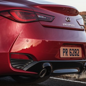 Photo double sortie d’échappement nouvelle Infiniti Q60 (2016)