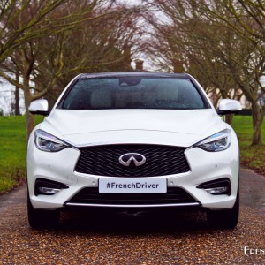 Photo face avant Infiniti Q30 (2016)