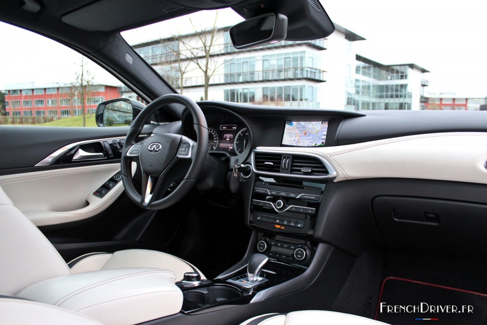 Photo intérieur Infiniti Q30 (2016)