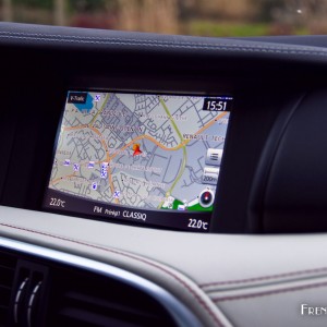 Photo écran tactile Infiniti Q30 (2016)