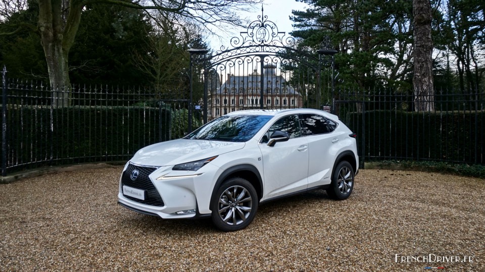 Photo 3/4 avant Lexus NX 300h (2016)