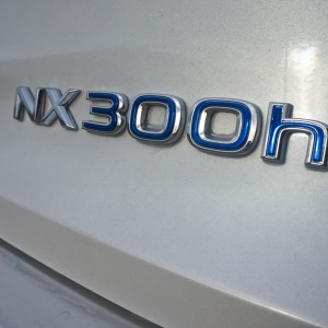 Photo sigle Lexus NX 300h (2016)