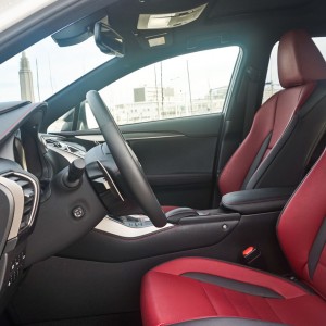 Photo sièges avant cuir Lexus NX 300h (2016)