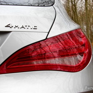 Photo feu arrière Mercedes Benz CLA Shooting Brake (2016)