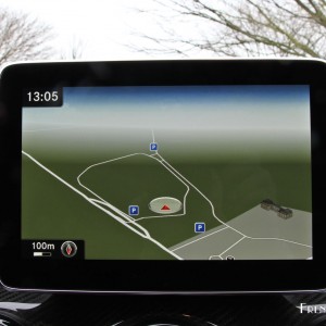 Photo navigation GPS écran HD 8 Mercedes Benz CLA Shooting Brak