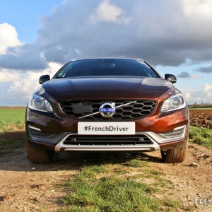 Photo face avant Volvo V60 Cross Country (2016)