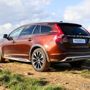 Photo 3/4 arrière Volvo V60 Cross Country (2016)