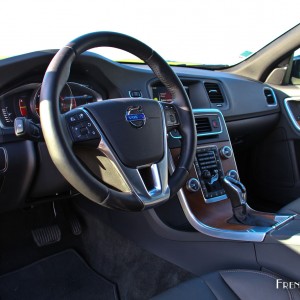 Photo intérieur cuir Volvo V60 Cross Country (2016)