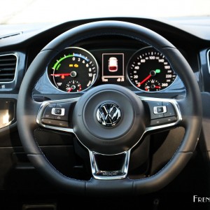 Photo volant cuir Volkswagen Golf GTE (2016)