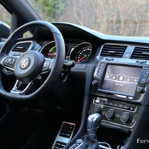 Photo intérieur Volkswagen Golf GTE (2016)