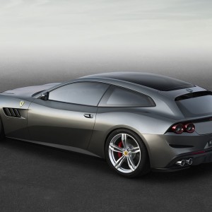 Photo officielle Ferrari GTC4 Lusso (2016)