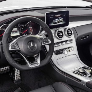 Photo officielle volant Mercedes-AMG C43 Coupé (2016)