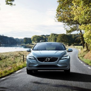 Photo officielle Volvo V40 T4 Momentum restylée (2016)