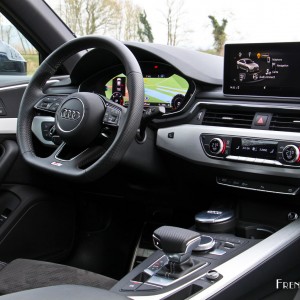 Photo cockpit nouvelle Audi A4 (2016)