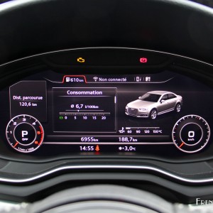 Photo combiné ordinateur de bord nouvelle Audi A4 (2016)