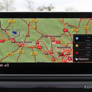 Photo navigation GPS écran central nouvelle Audi A4 (2016)
