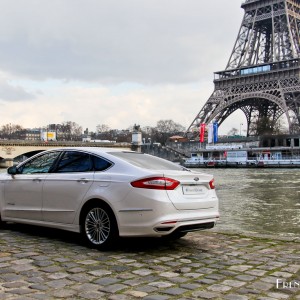 Photo 3/4 arrière Ford Mondeo Vignale Hybrid (2016)