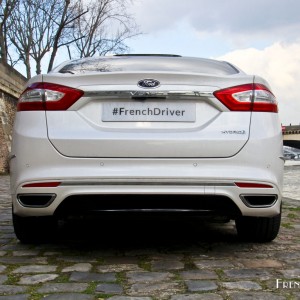 Photo face arrière Ford Mondeo Vignale Hybrid (2016)