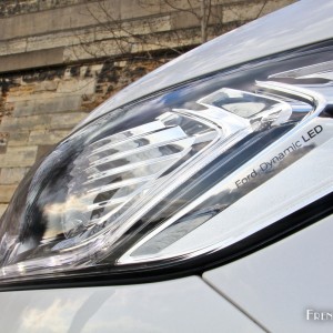 Photo détail feu avant Ford Dynamic LED Ford Mondeo Vignale Hyb