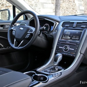 Photo intérieur cuir Ford Mondeo Vignale Hybrid (2016)