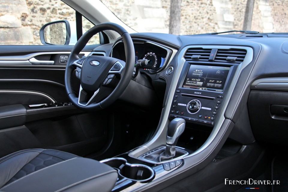 Photo intérieur cuir Ford Mondeo Vignale Hybrid (2016)