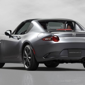 Photo 3/4 arrière ouverte Mazda MX-5 RF (2016)