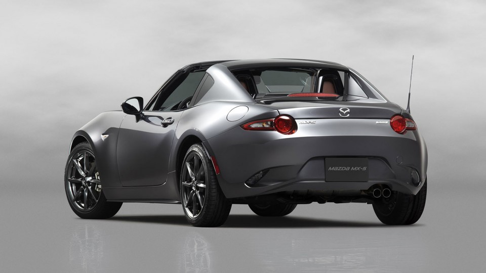 Photo 3/4 arrière ouverte Mazda MX-5 RF (2016)