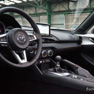 Photo volant cuir Mazda MX-5 (2016)