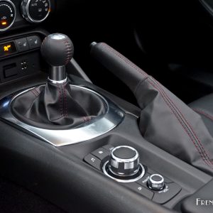 Photo console centrale Mazda MX-5 (2016)