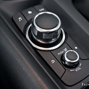 Photo molette navigation Mazda MX-5 (2016)