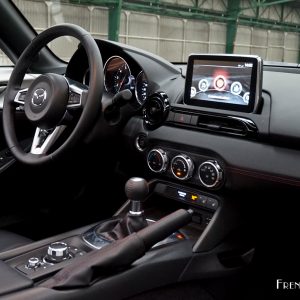 Photo tableau de bord Mazda MX-5 (2016)