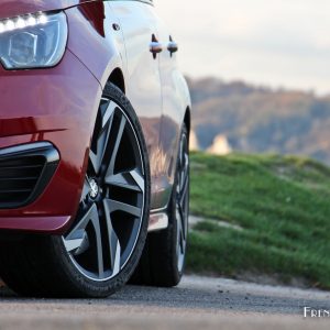 Photo jantes alliage Peugeot 308 GTi by Peugeot Sport (2015)