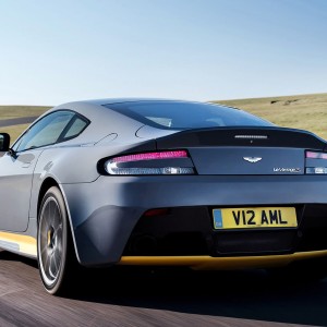 Photo circuit Aston Martin V12 Vantage S (2016)