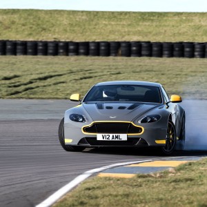 Photo circuit Aston Martin V12 Vantage S (2016)