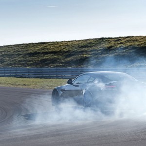 Photo circuit Aston Martin V12 Vantage S (2016)